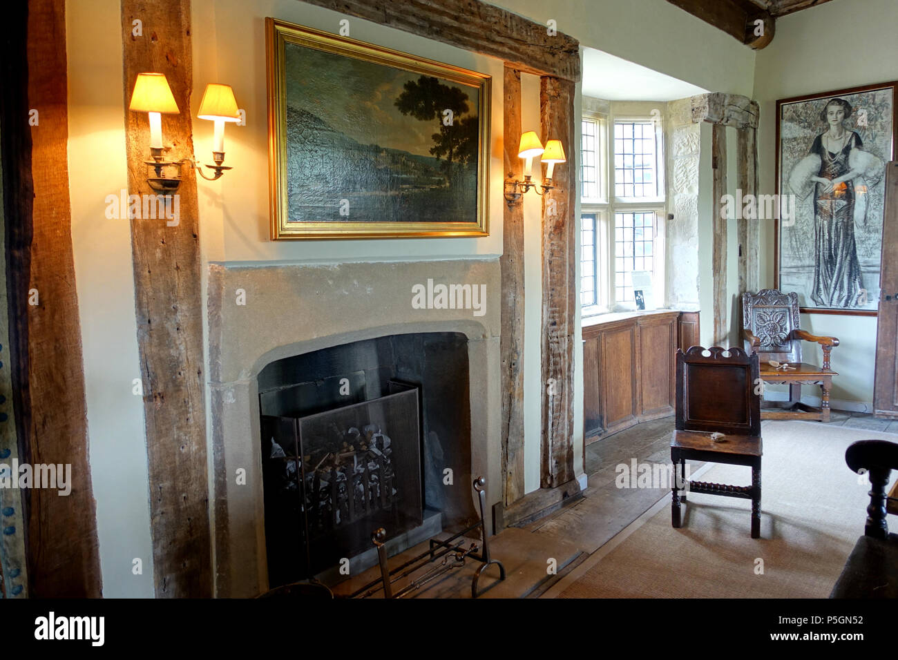 N/A. Anglais : Earl's Apartments, Haddon Hall - Bakewell, Derbyshire, Angleterre. 18 juin 2016, 06:48:27. Daderot 491 Earl's Apartments, Haddon Hall - Bakewell, Derbyshire, Angleterre - DSC02720 Banque D'Images