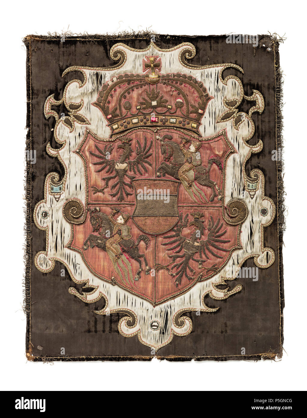 . Remarque : à des fins documentaires la description originale a été conservé. Corrections des faits et d'autres descriptions sont encouragés séparément de la description initiale. Begravningsvapen. Begravningsvapen Polen-Litauen för drottning av Konstantia. Svenska : rektangulärt Stående platta, mycket svart av sliten sammet, floret nästan helt borta. Applicerat symmetrisk rullverkskartusch Därpå en av vitt siden med med broderad détails och kanter, guldtråd kantiljer ljusblått och silke. På kartuschen fäst förhöjd en vapensköld kantning bottentyget med samma, j'fälten grövre tuskafts av-s Banque D'Images