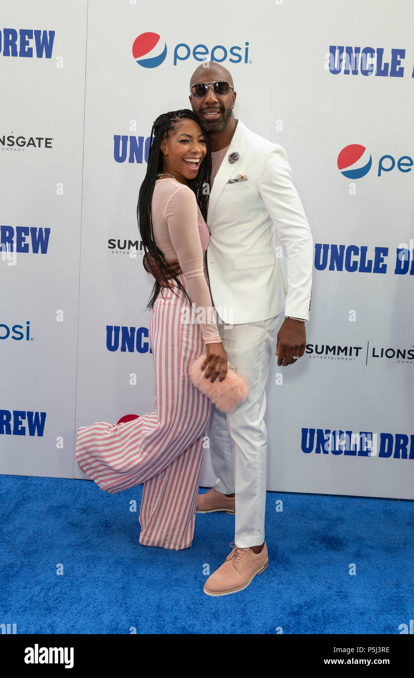 New York, USA. Jun 26, 2018 : Shahidah Omar et JB Smoove assister à l'oncle a appelé New York Premiere à l'Alice Tully Hall, Lincoln Center Crédit : lev radin/Alamy Live News Banque D'Images