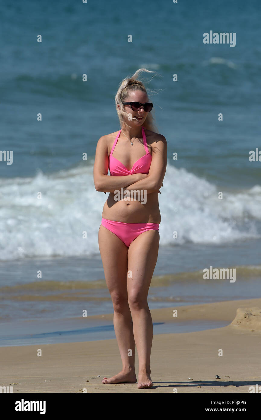 Bournemouth Dorset 27 Jun 2018 Meteo France Les Visiteurs Affluent Pour De Longues Plages De Sable