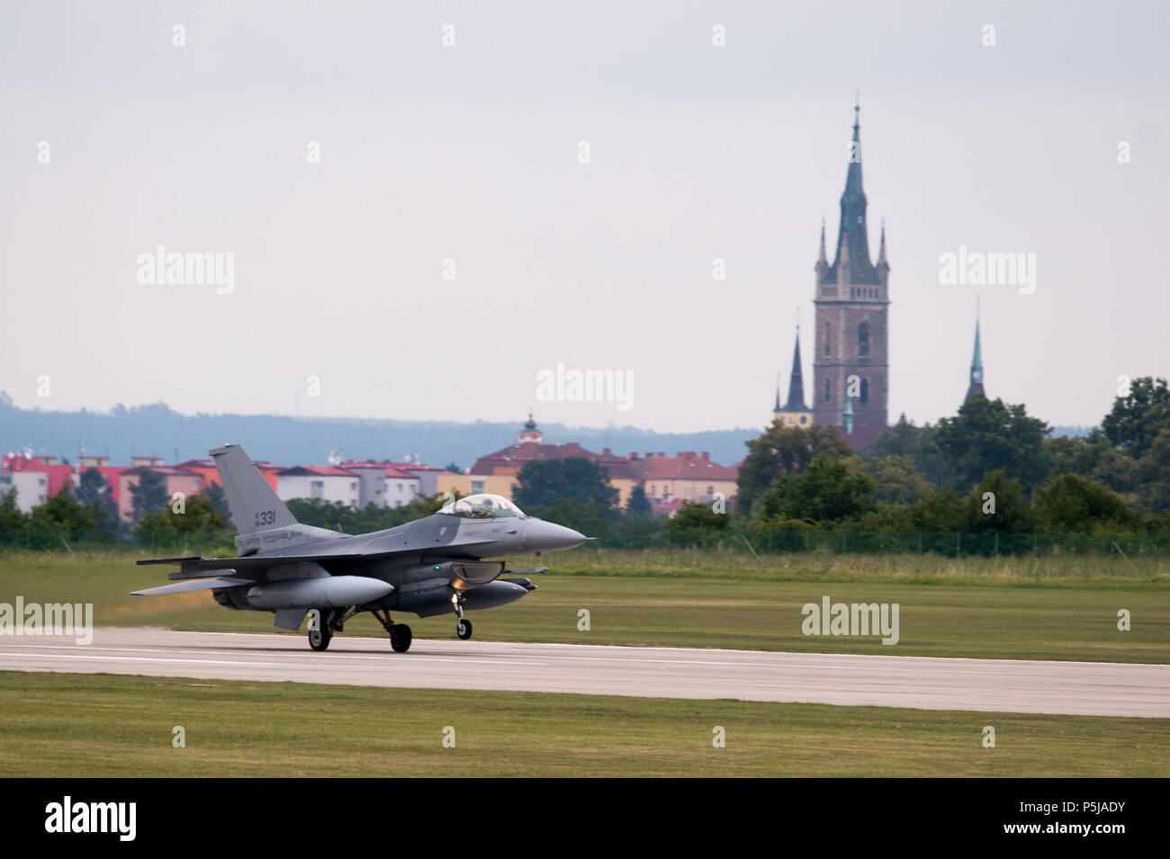 Caslav, République tchèque. 27 Juin, 2018. Au sein de la journée des médias Sky Avenger 2018 exercice international a eu lieu à la 21e de la force aérienne tactique de base Caslav, République tchèque, le 27 juin 2018. Sur la photo est vue F-16 Fighting Falcon fighter. Photo : CTK Josef Vostarek/Photo/Alamy Live News Banque D'Images