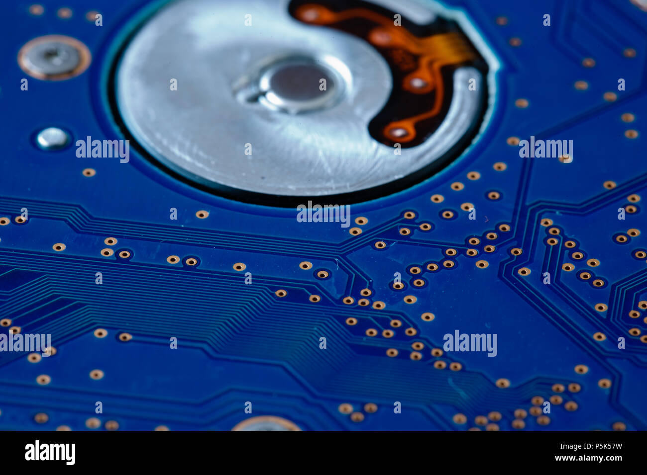 Close - up de disque dur d'ordinateur et circuit intégré Banque D'Images