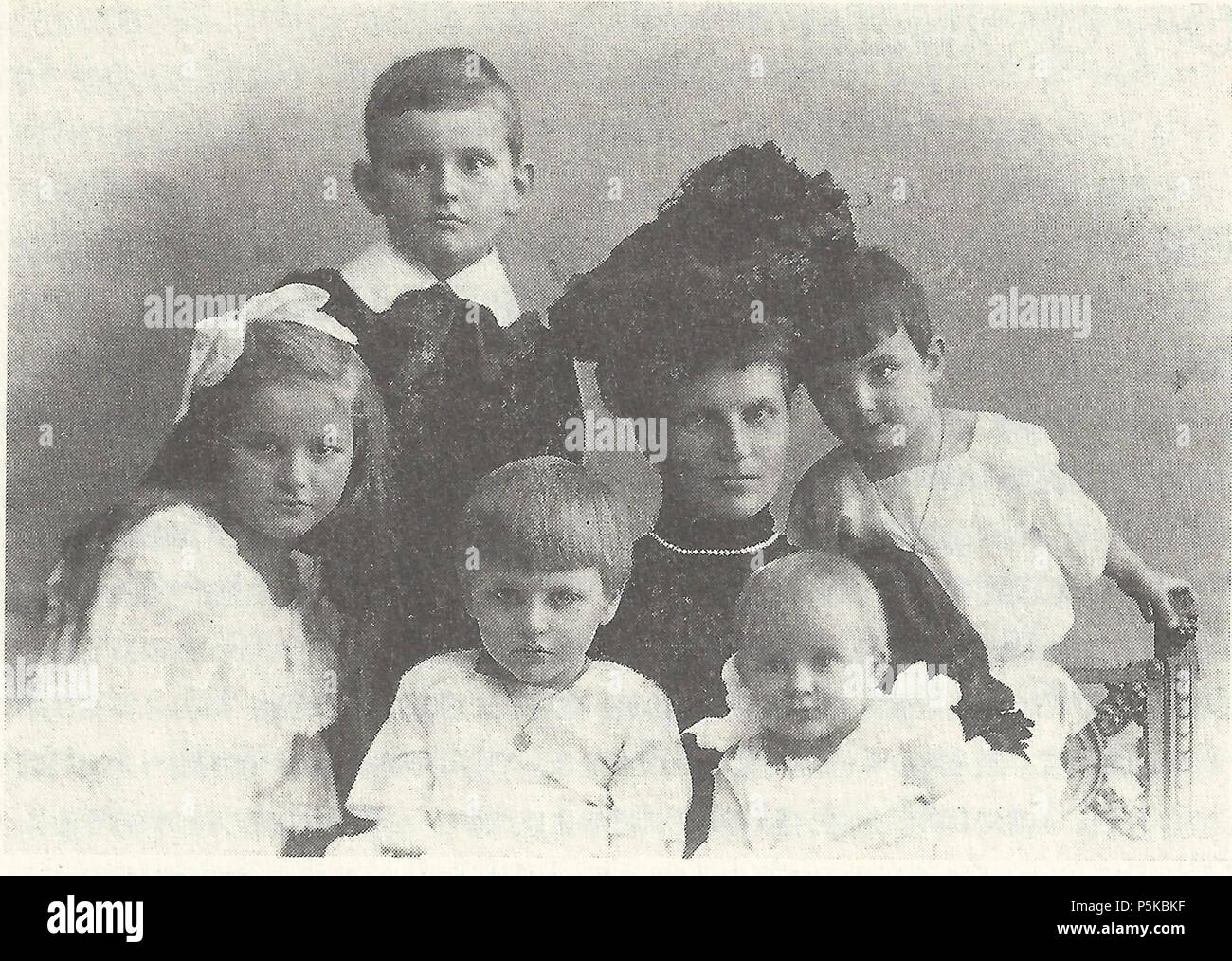 82, Alexander Fürst zu Dohna-Schlobitten Mutter und mit Geschwistern, 1906 Banque D'Images