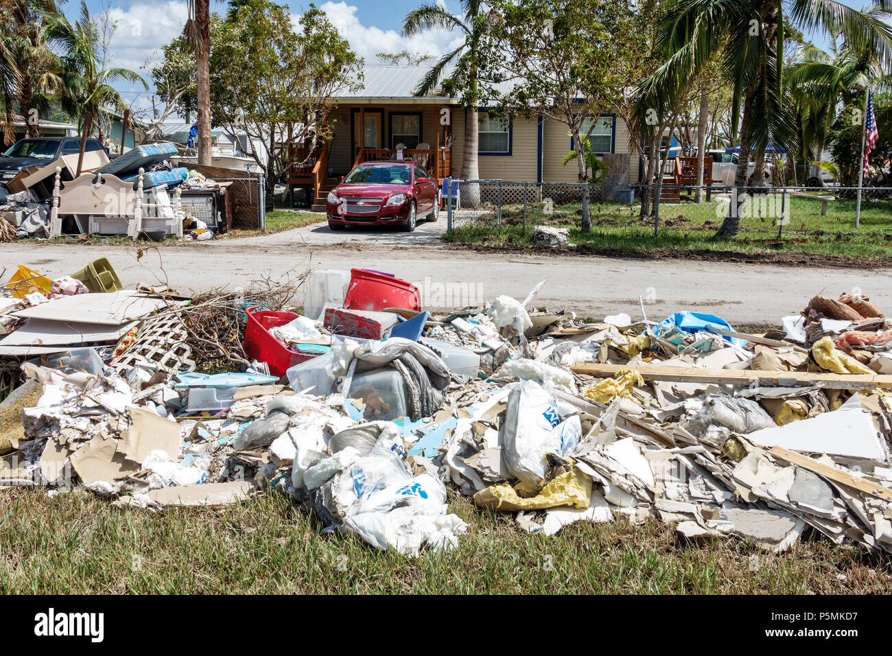 Everglades City Florida, après l'ouragan Irma, maisons résidence, la récupération de catastrophes de tempête nettoyage, inondation de crue dégâts destruction séquelles, déchets, deb Banque D'Images