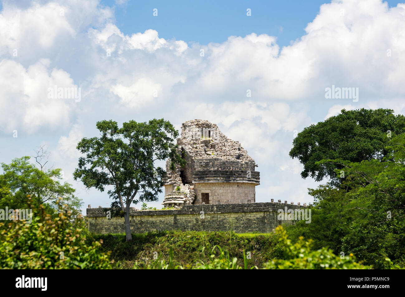Ruines de l'Observatoire antique sity El Caracol Chichen Itza au Mexique. Banque D'Images