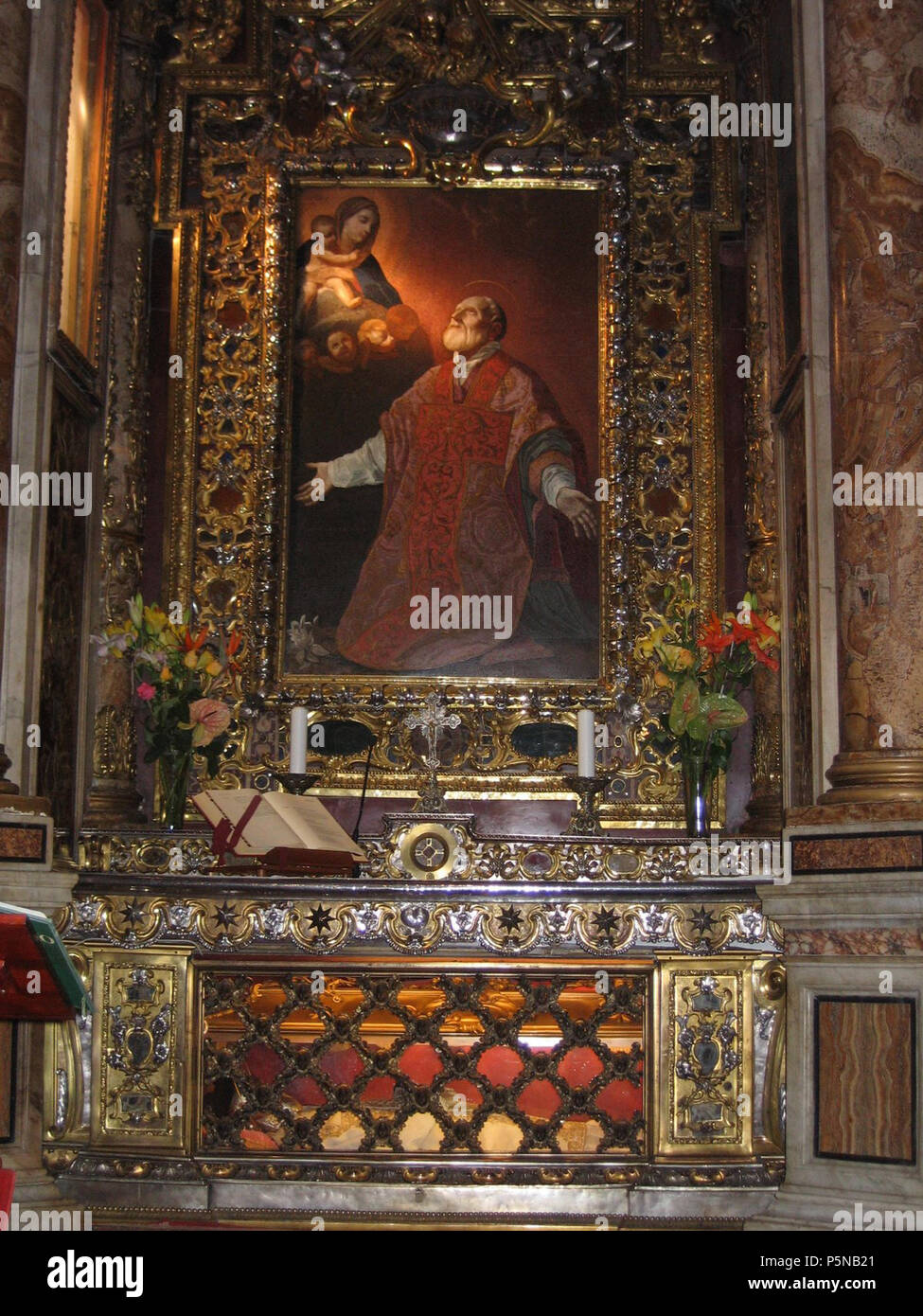 N/A. Anglais : l'autel de saint Philippe Neri à Chiesa Nuova (Rome), avec le tableau de Guido Reni (une copie en mosaïque) et l'autel avec le corps du saint. . 1620. Guido Reni (1575-1642) Noms alternatifs Guido Guido italien il Rhenus Description peintre, dessinateur et aquafortiste Date de naissance/décès 14 Novembre 1575 18 août 1642 Lieu de naissance/décès Calvenzano Bologna Bologna lieu de travail (1599-1600), Rome (1600-1602), Bologne (1603-1605), Rome (1605-1610), Bologne (1611-1612), Rome (1612), Bologne (1615-1616), Paris (1617-1621), Rome (1622-1629), Naples (1624-1626, 1640-1642) les autorités Banque D'Images