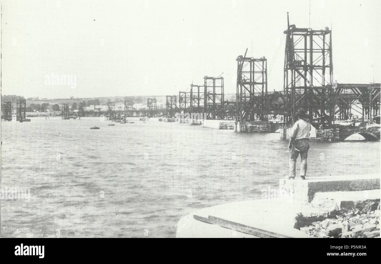 N/A. Anglais : Dock no1 de Barry Docks prêt pour l'ouverture le 18 juillet 1889, 'Walkertown' à distance du centre, nommé ingénieur après Thomas Andrew Walker (1828-1889) et par la suite nommé Barry à ce domaine . 1889. Welsh Industrial & Maritime Museum. 173 Barry Docks4 Banque D'Images