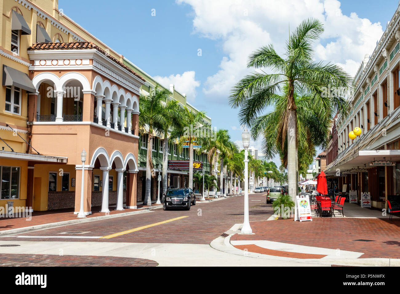 Fort ft. Myers Florida,River District,1st First Street,entreprises,centre-ville,shopping shopper shoppers magasins marché marchés achats vendre Banque D'Images