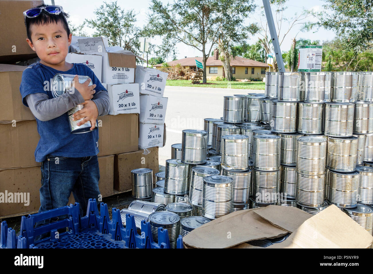 Floride,Bonita Springs,après l'ouragan Irma dégâts destruction séquelles,secours de secours en cas de catastrophe,point de distribution de dons,CA non étiqueté Banque D'Images