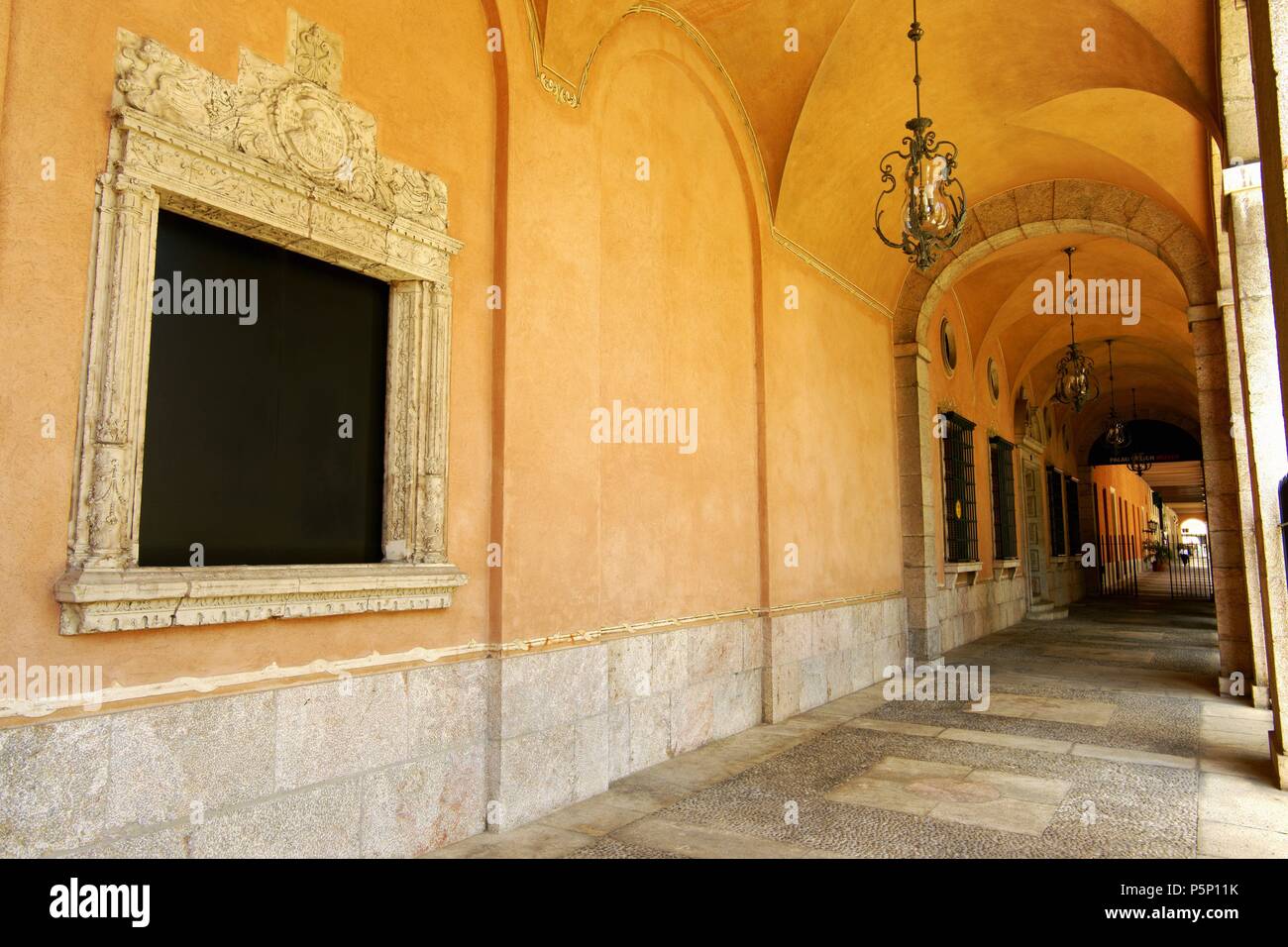 Ventana renacentista de Can juin,Homenaje a Carlos V.Mars Palau.Centro historico.Palma.Mallorca.Baleares.España. Banque D'Images