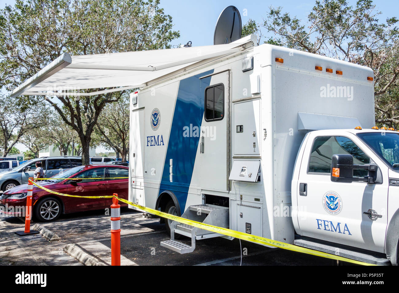 Immokalee Florida,secours en cas de tempête,centre de reprise après sinistre FEMA,camion de communication,unité mobile d'intervention,FL170925212 Banque D'Images