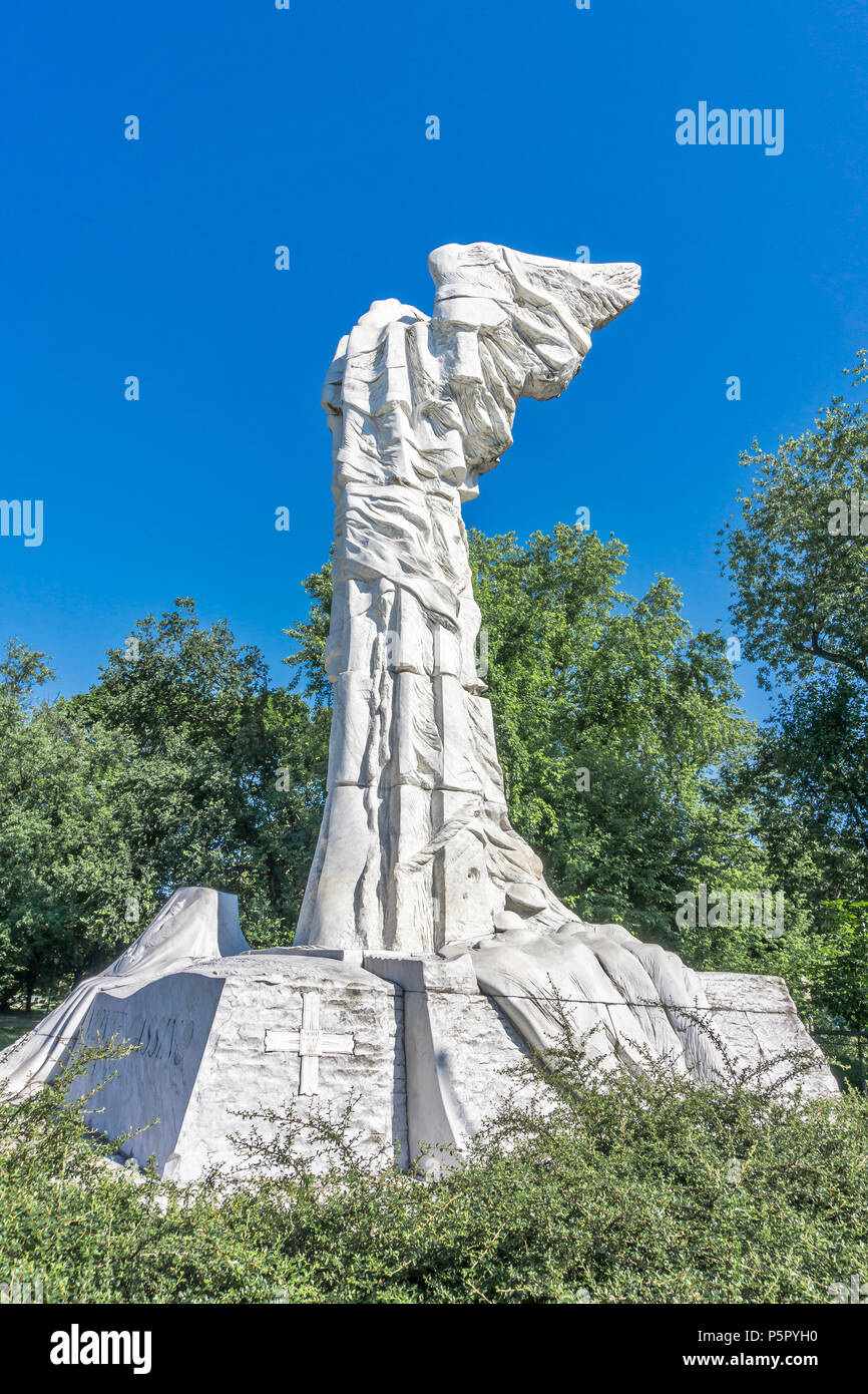 Varsovie, Pologne - Mai 31st, 2018 : Monte Cassino monument est dédié aux soldats qui ont combattu la Pologne à la Bataille de Monte Cassino en mai 1944. Banque D'Images