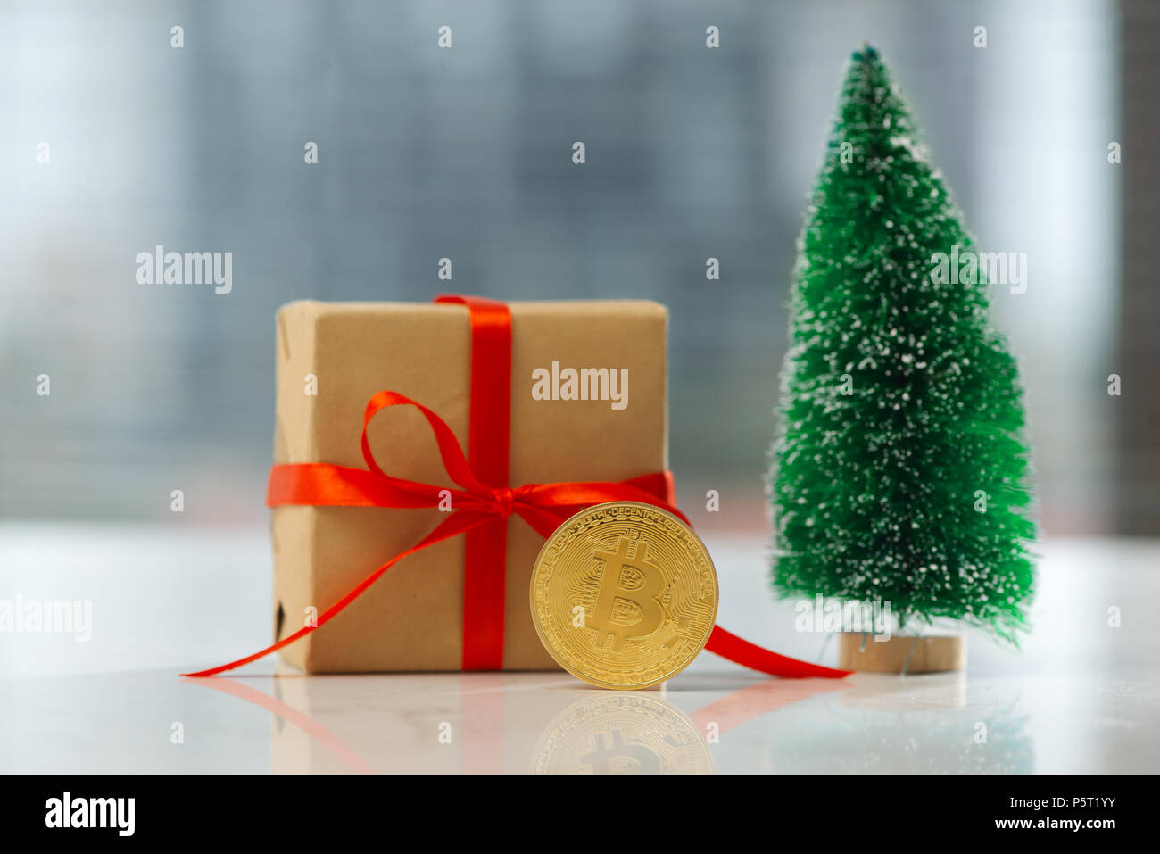 Crypto coin Bitcoin carte cadeau de Noël Photo Stock - Alamy