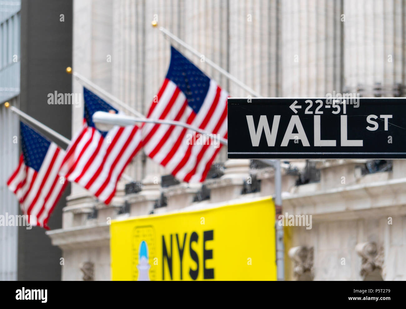 Wall Street sign près de New York Stock Exchange Banque D'Images