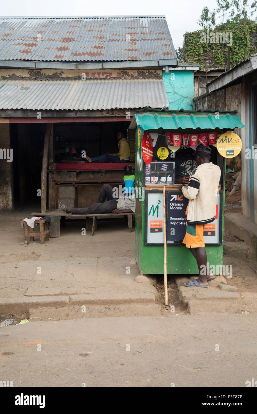 Petit stand telecom, Madagascar Banque D'Images