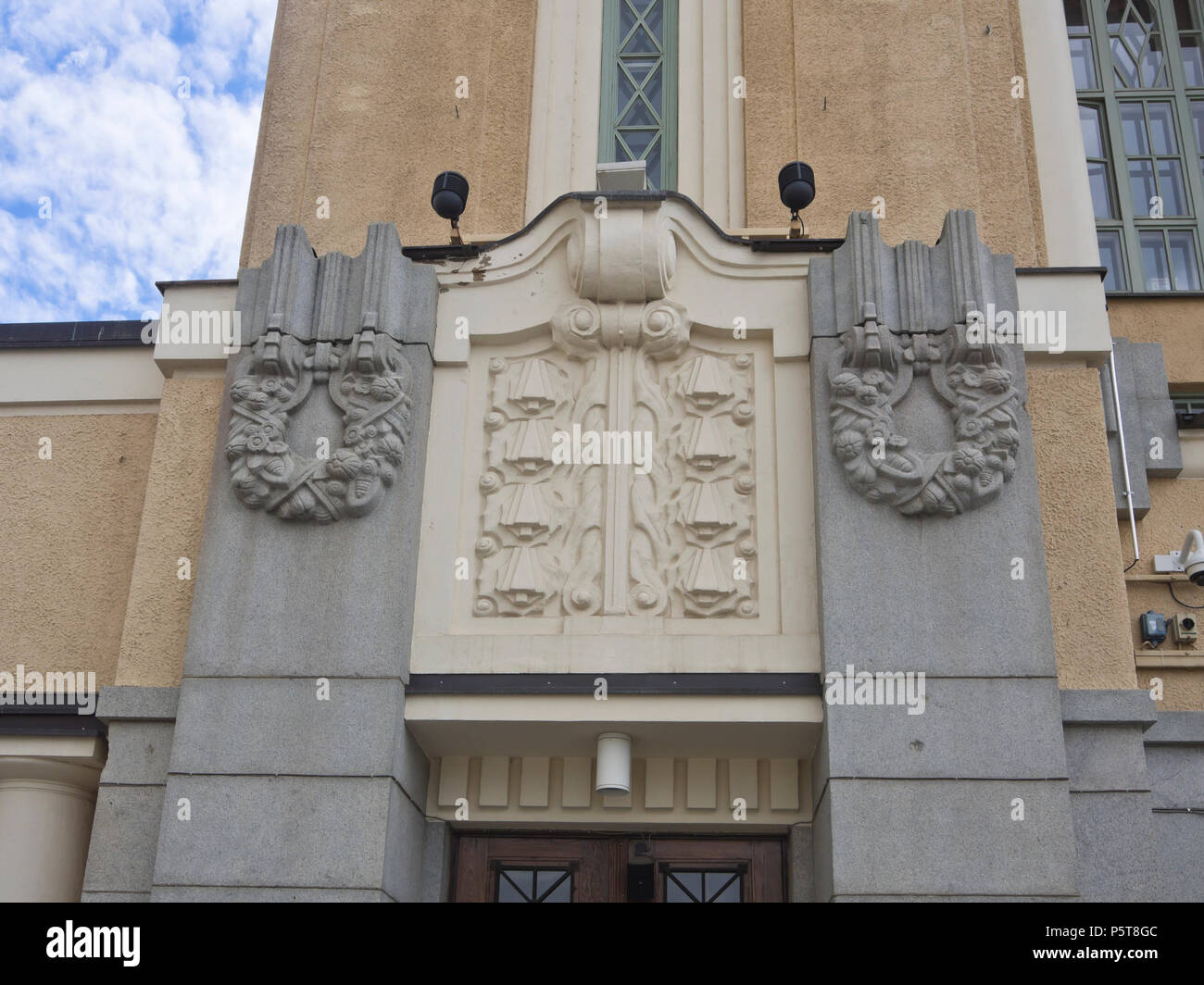 Théâtre de Tampere sur la place centrale dans la deuxième plus grande ville de Finlande, détail de la façade décorée Banque D'Images