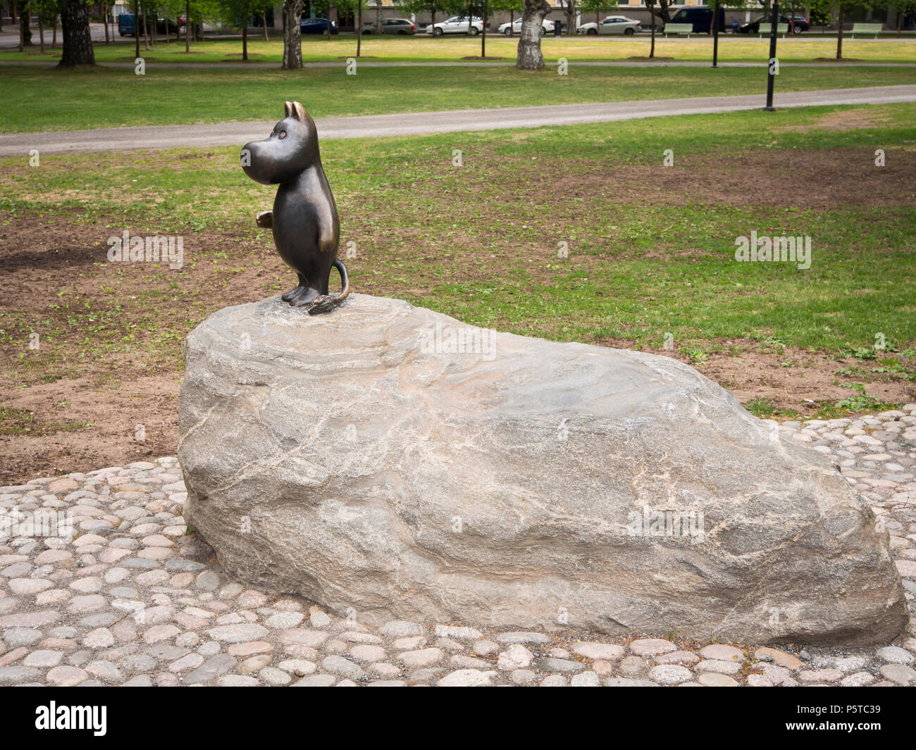 Sculpture dans le parc à l'extérieur du Musée Moomin à Tampere en Finlande, en bronze moomin Banque D'Images