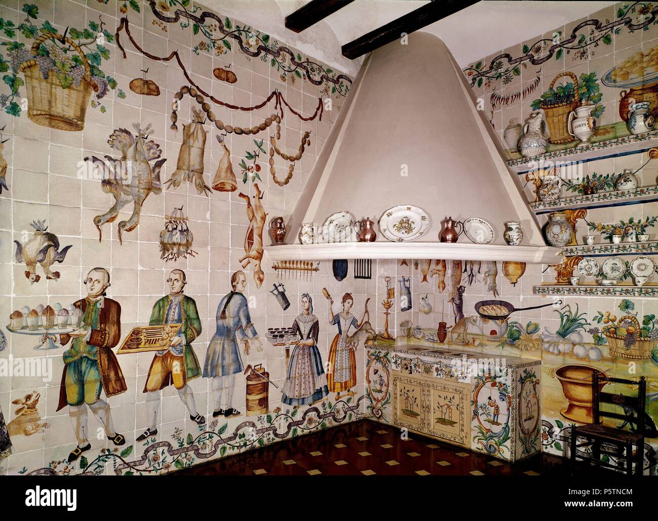 COCINA VALENCIANA CON AZULEJOS DE MANISES - SIGLO XVIII - artes aplicadas. Lieu : MUSÉE D'ARTS DÉCORATIFS, MADRID, ESPAGNE. Banque D'Images