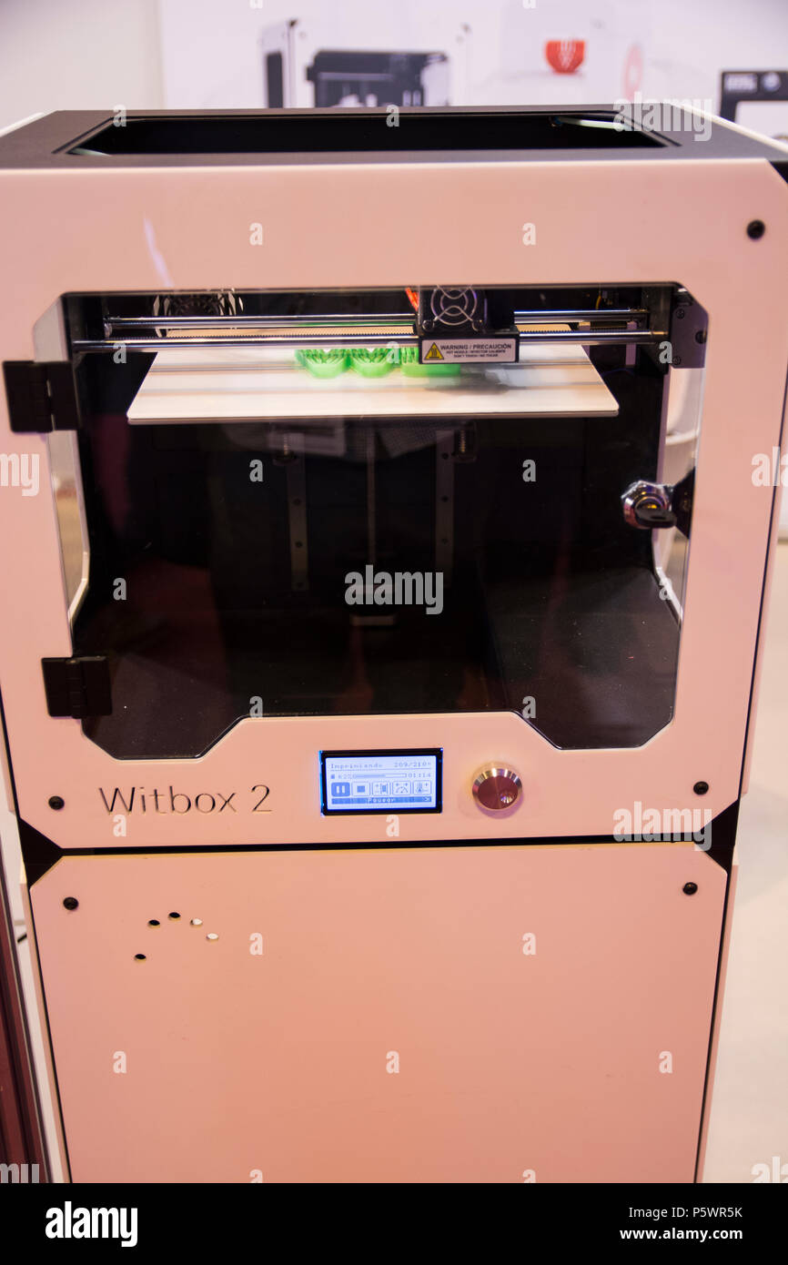 Rendez-Witbox blanc imprimante 3D à partir de la BQ. Dans GR-EX sommet  (Robot mondial Expo). Robot International et Européen sommet Photo Stock -  Alamy