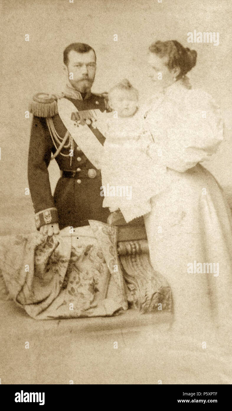 N/A. Anglais : famille impériale russe Photo . 1896. Sergueï Lvovitch Levitsky (1819-1898) d'autres noms : Anglais : Sergueï Levitsky, Sergey Levicky Español : Serguéi Levitski Description photographe russe Date de naissance/décès 1819 1898 Lieu de naissance/décès Moscou Saint Pétersbourg contrôle d'autorité : Q2292202 VIAF:44605367 ISNI:0000 0000 6662 3690 ULAN:500120896 RCAC:no2007069135 GND:139085599 396 WorldCat le tsar Nicholas Alexandra Olga Banque D'Images