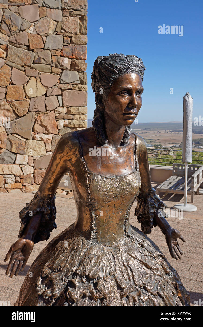 Marieke Prinsloo's 'dame en robe de réflexion' dans le jardin de sculptures est une partie de l'Art@DurbanvilleHills projet à Durbanville Hills Wine Estate. Banque D'Images