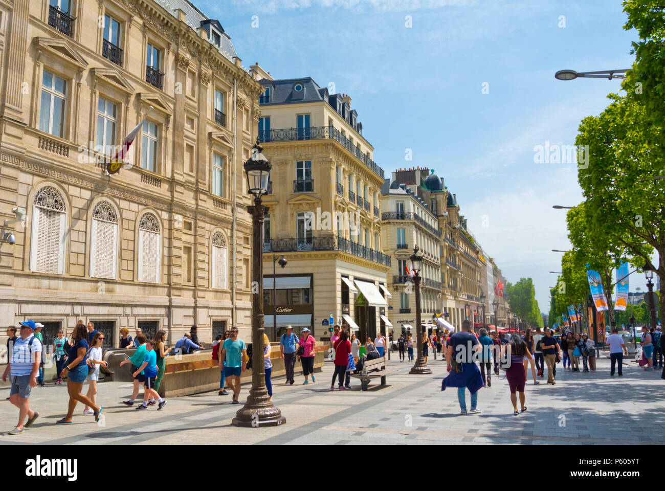 Avenue des Champs-Élysées, 8ème arrondissement, Paris, France Banque D'Images