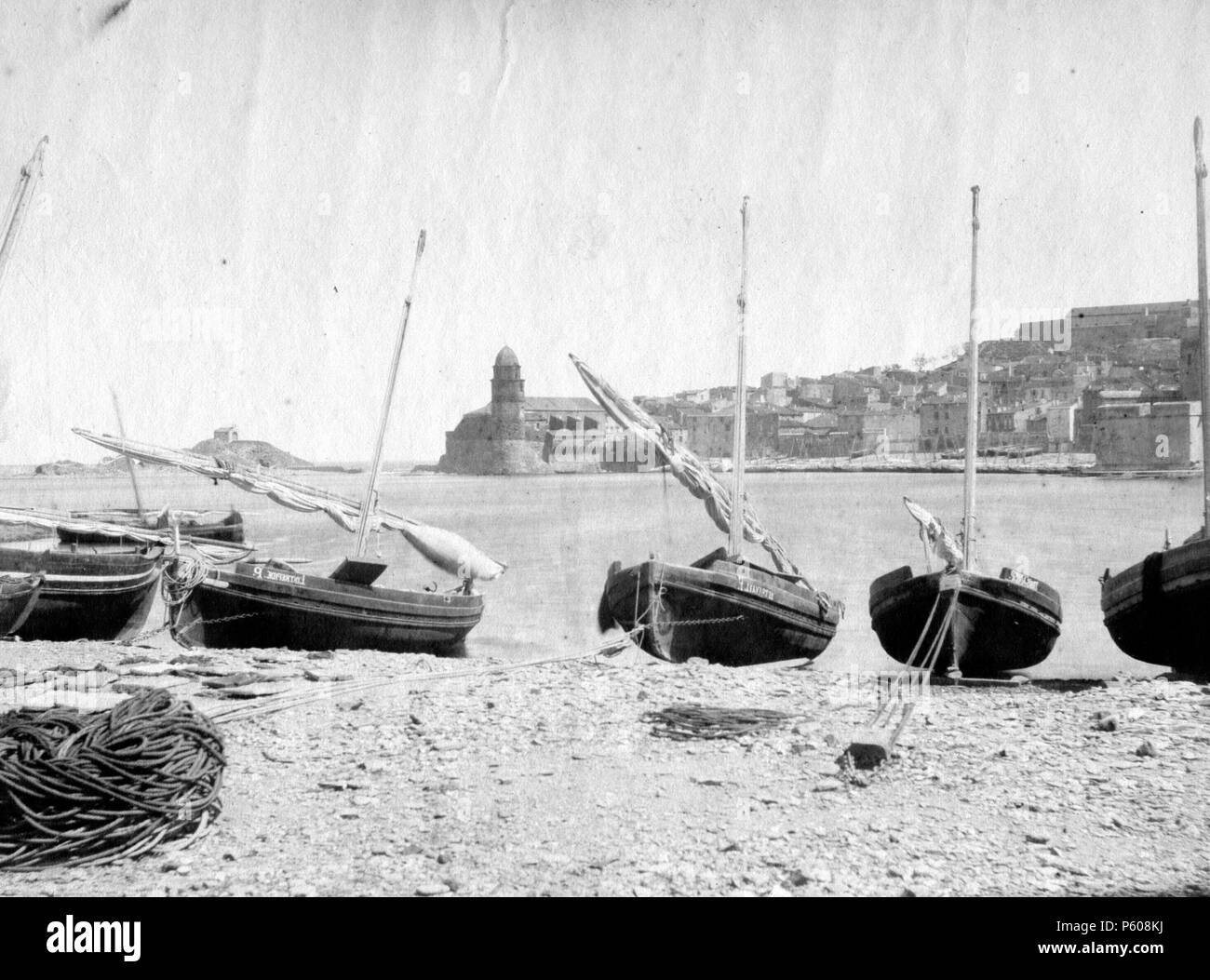 Vue du port de Collioure en juin 1883 535 Eugène Trutat - Vue du port de Collioure en juin 1883 Banque D'Images
