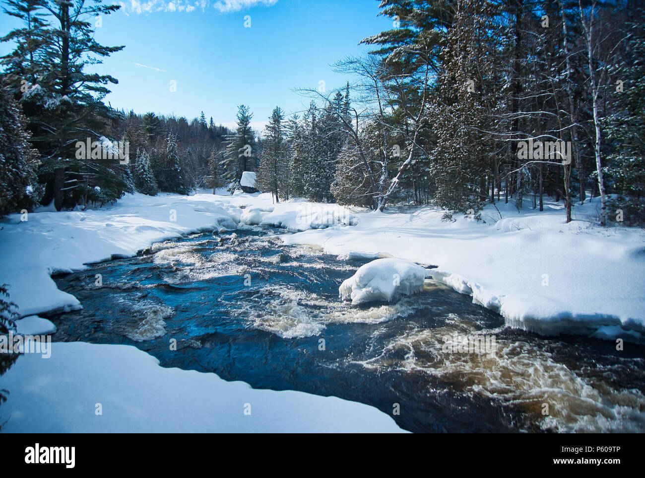 St-Adele, Canada, le 5 janvier 2017.l'eau douce en hiver flux:Crédit Mario Beauregard/Alamy Live News Banque D'Images