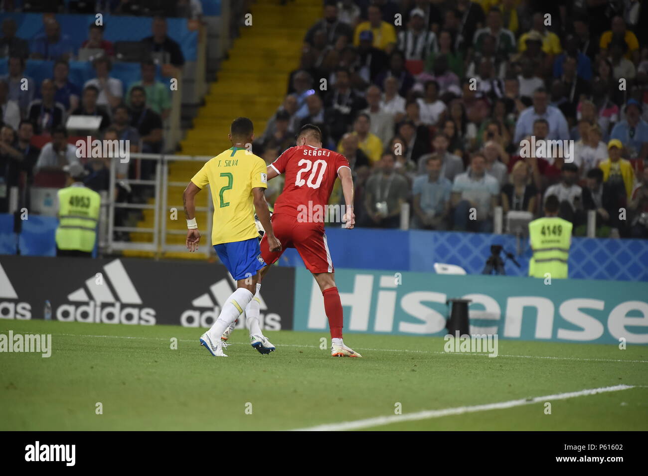 Moscou, Russie - le 15 juillet 2018:Frances et la Croatie's fans célébrant pendant la Coupe du Monde FIFA 2018 en finale match de football entre la France et C Banque D'Images