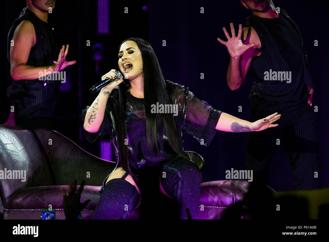 Bologne, Italie, 27 juin 2018 : Demi Lovato joue sur la scène pour la première fois en Italie, à Unipol Arena à Bologne, pour elle me dire que vous m'aimez Tour - Valeria Portinari/Alamy Live News Banque D'Images