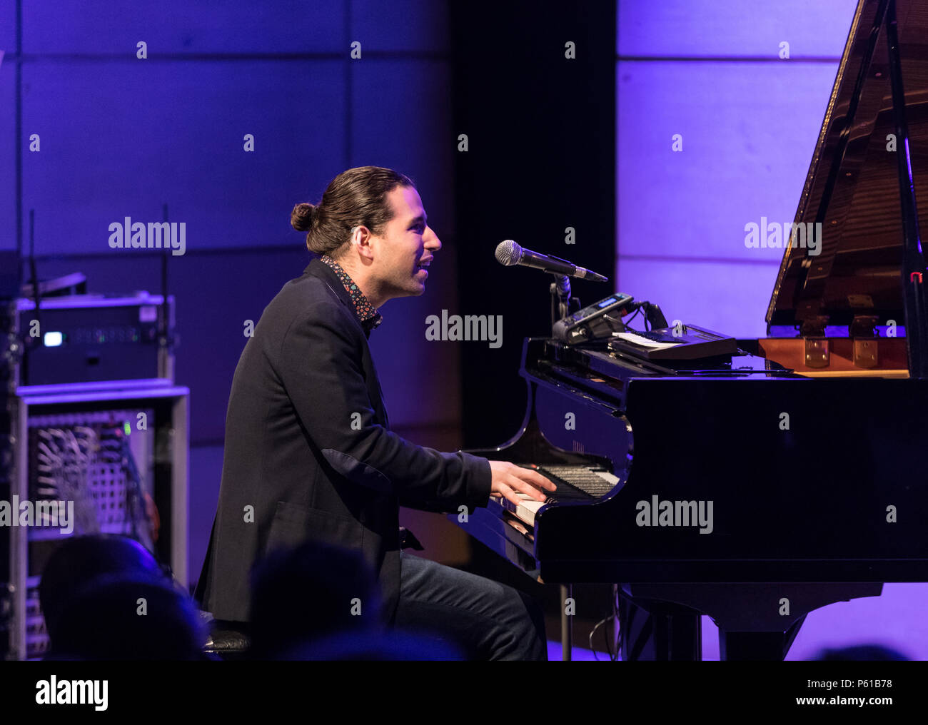 Cracovie, Pologne. 27 Jun, 2018. Alfredo Rodriguez Trio live sur scène en musée d'Art Japonais Manggha et technologie à l'été Jazz Festival de Cracovie, est la 23e édition du festival, qui accueillera plus de 150 concerts et effectue plus de 500 musiciens de jazz : Crédit Wieslaw Jarek/Alamy Live News Banque D'Images