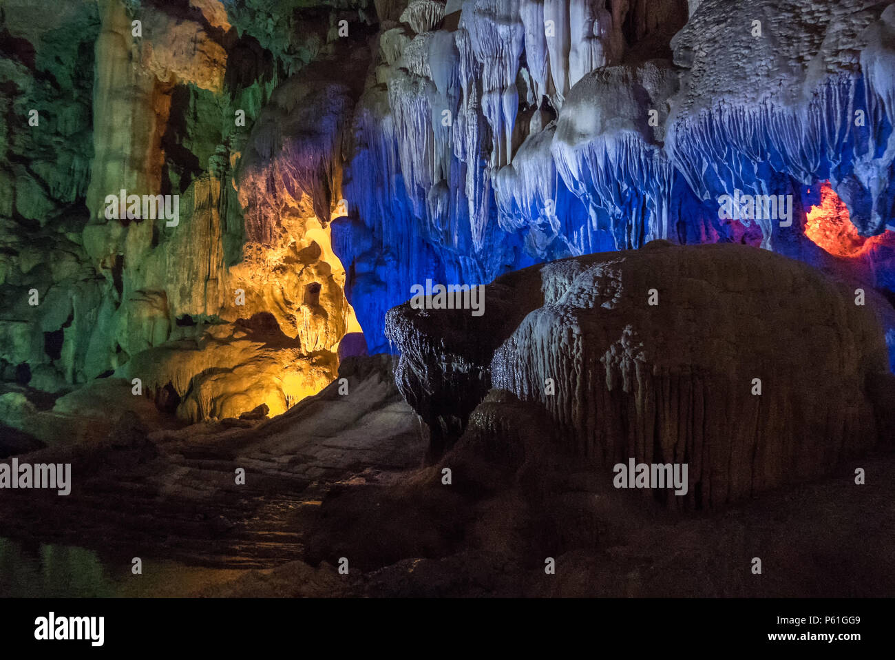 À l'intérieur des grottes, Dao Voir la baie d'Ha Long, Quảng Ninh Province, Viet Nam Banque D'Images