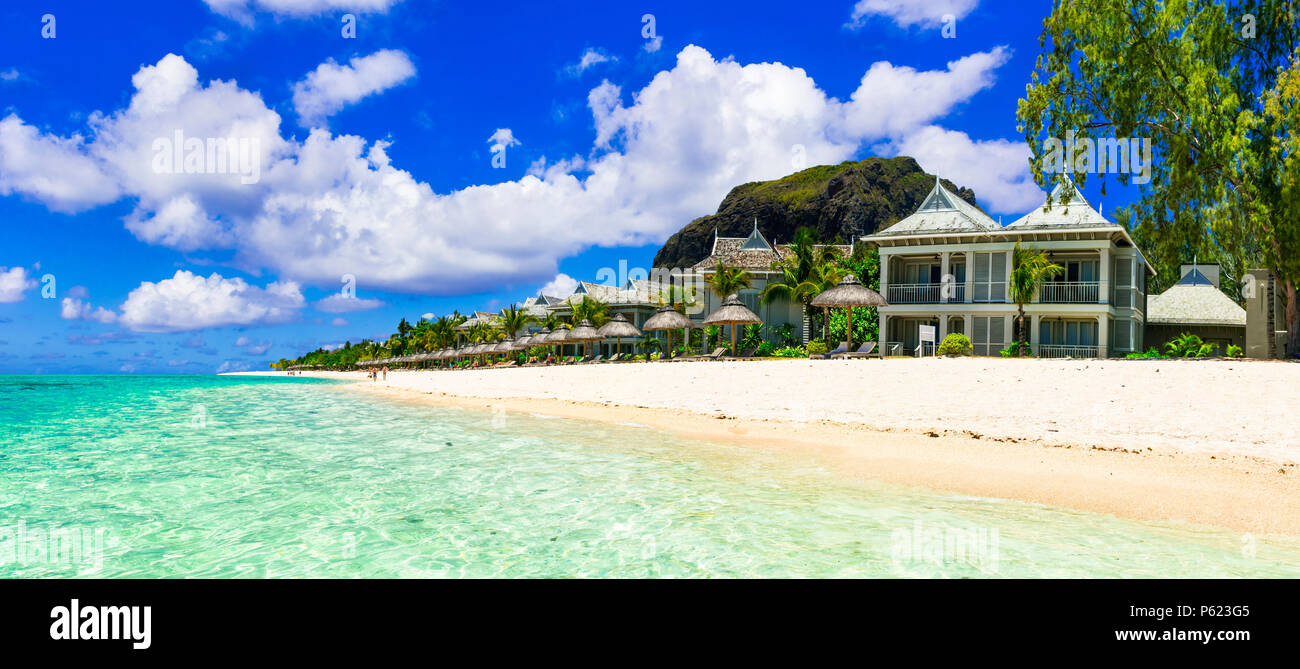 Détendez-vous dans l'île tropicale de Maurice,avec vue sur la mer villas de luxe et identifiable. Banque D'Images