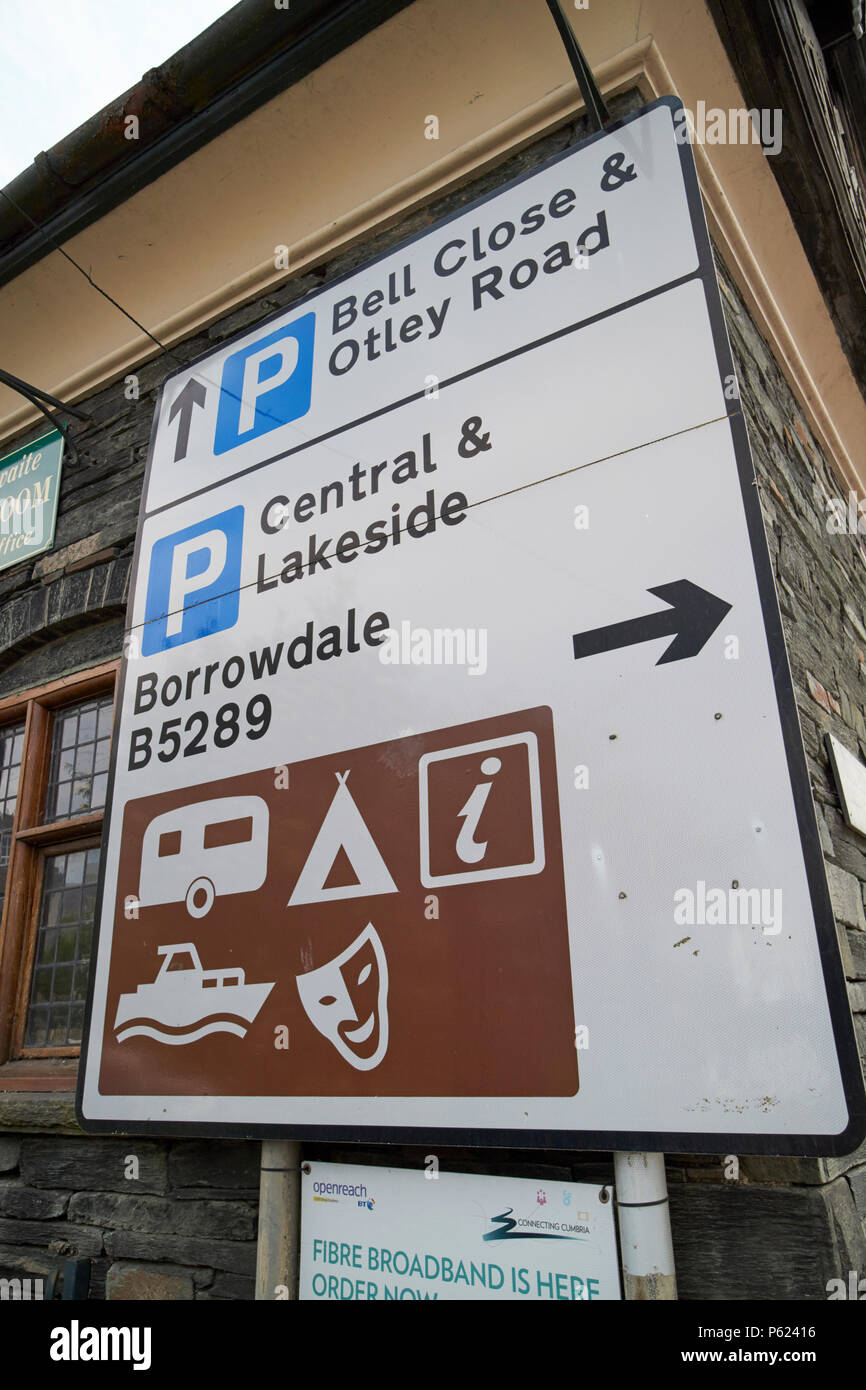 Parking parking itinéraire et sites touristiques dans la ville de Keswick Cumbria Lake District Angleterre UK Banque D'Images