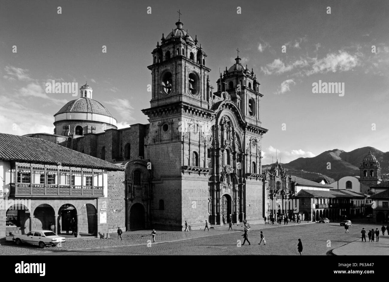 LA CAMPANIE église fut construite par les Jésuites sur la PLAZA DE ARMAS - CUSCO, PÉROU Banque D'Images