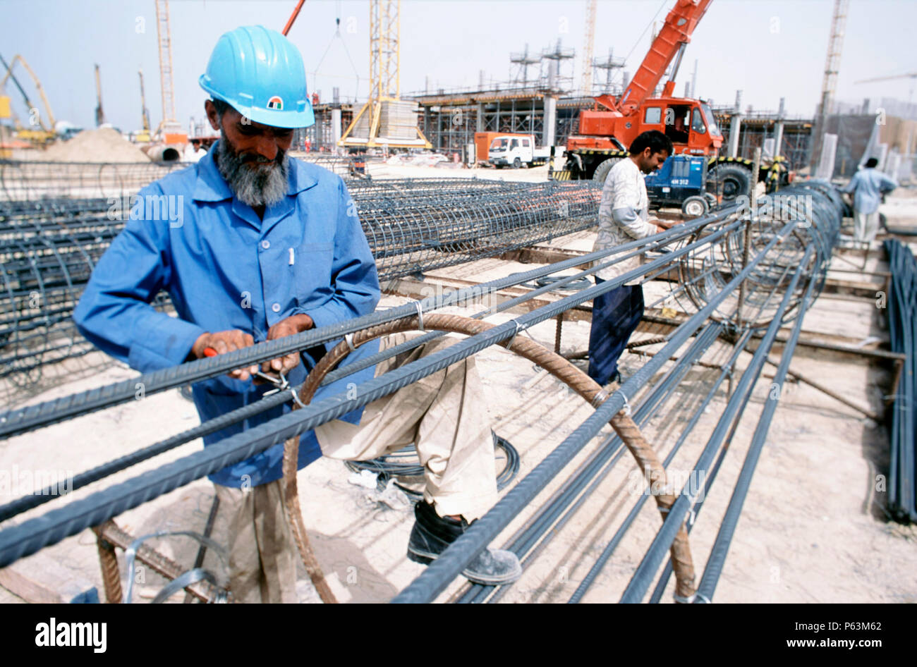 Renfort de liage pour un pieu cylindrique cage, Centre Commercial de Dubaï, Emirats arabes unis de développement. Banque D'Images