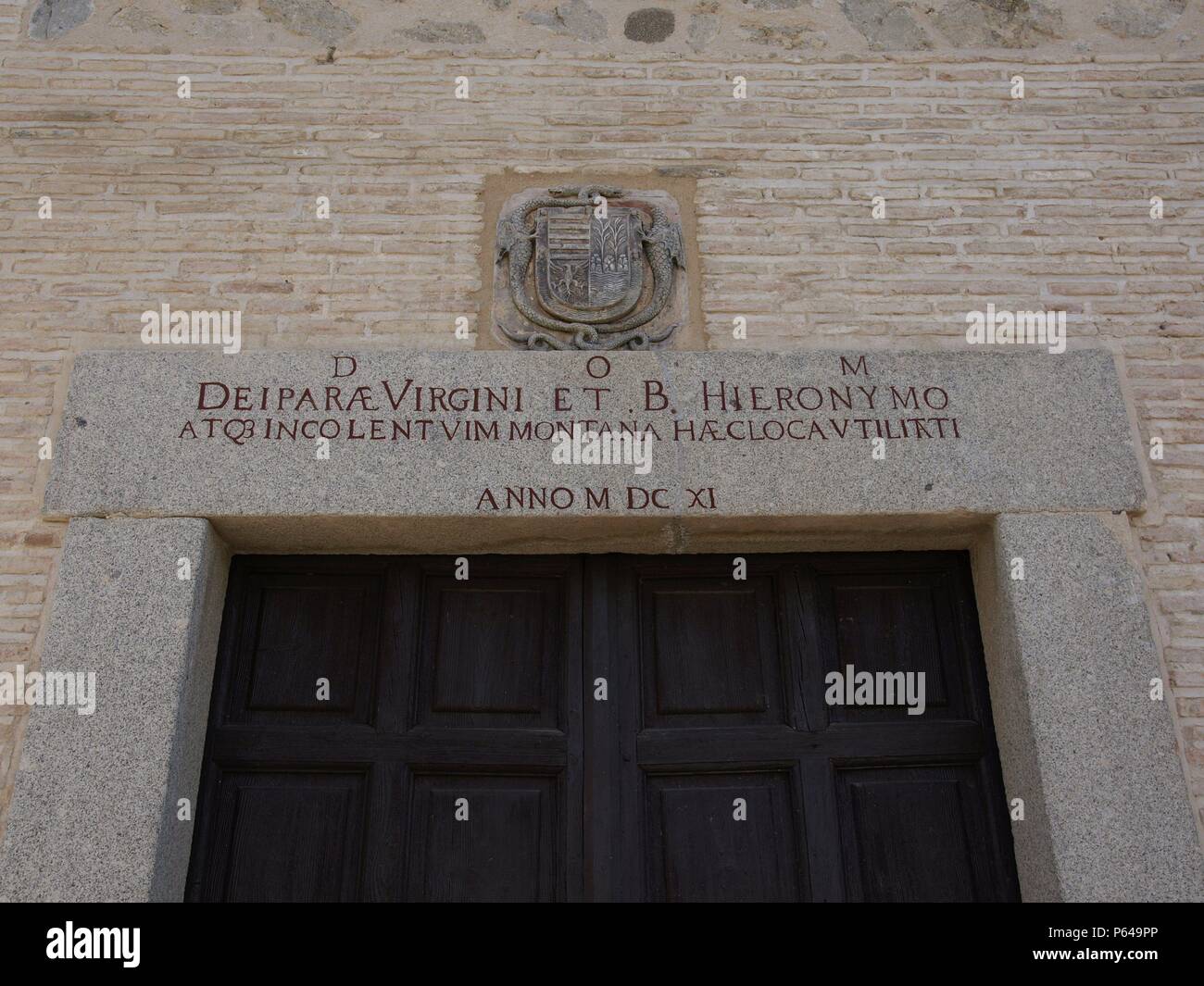 ERMITA DE SAN JERONIMO : PUERTA CON L'ESCUDO. Banque D'Images