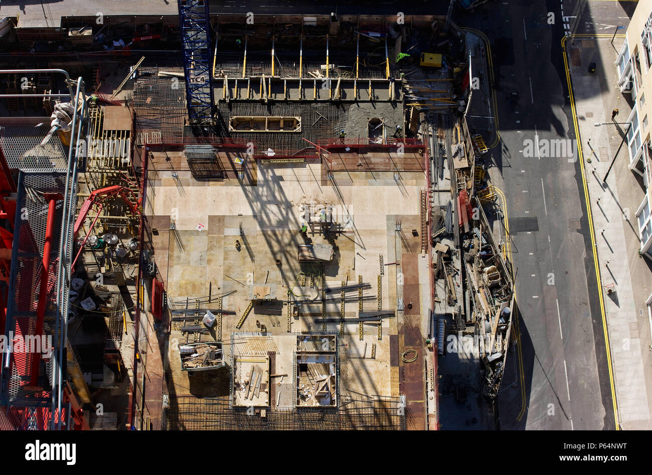 Immeuble de bureaux en construction, vue aérienne Banque D'Images