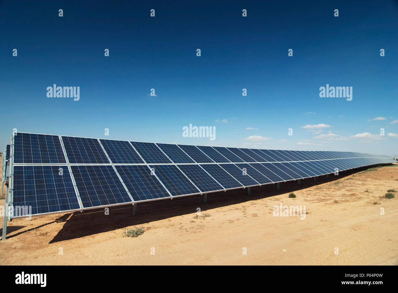 OcaÐa Planta solar : centrale photovoltaïque à grande échelle contenant des panneaux solaires à Ocana, Espagne Banque D'Images