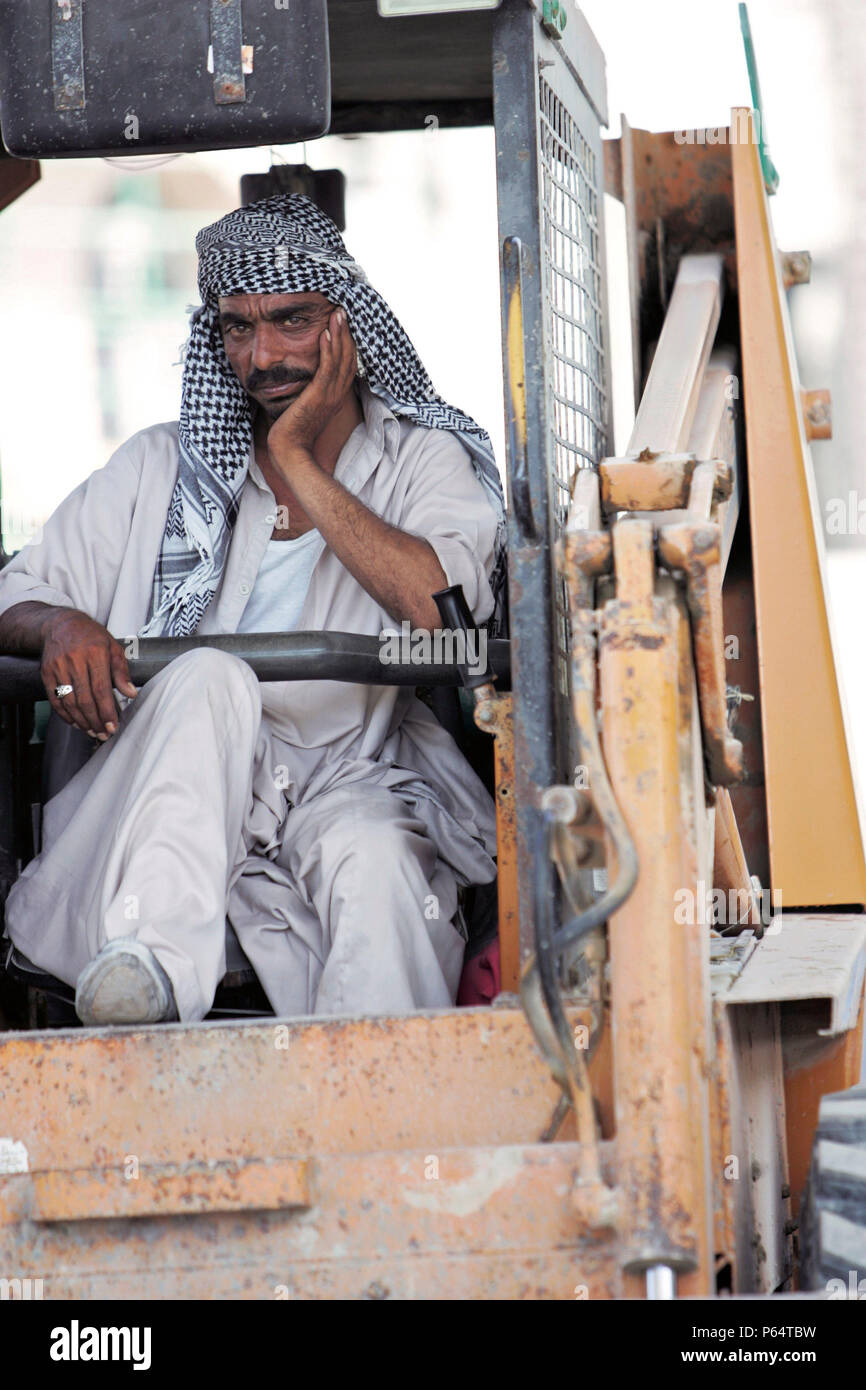 Travailleur de la construction, Dubai, Émirats arabes unis, le 5 juin 2005. Banque D'Images