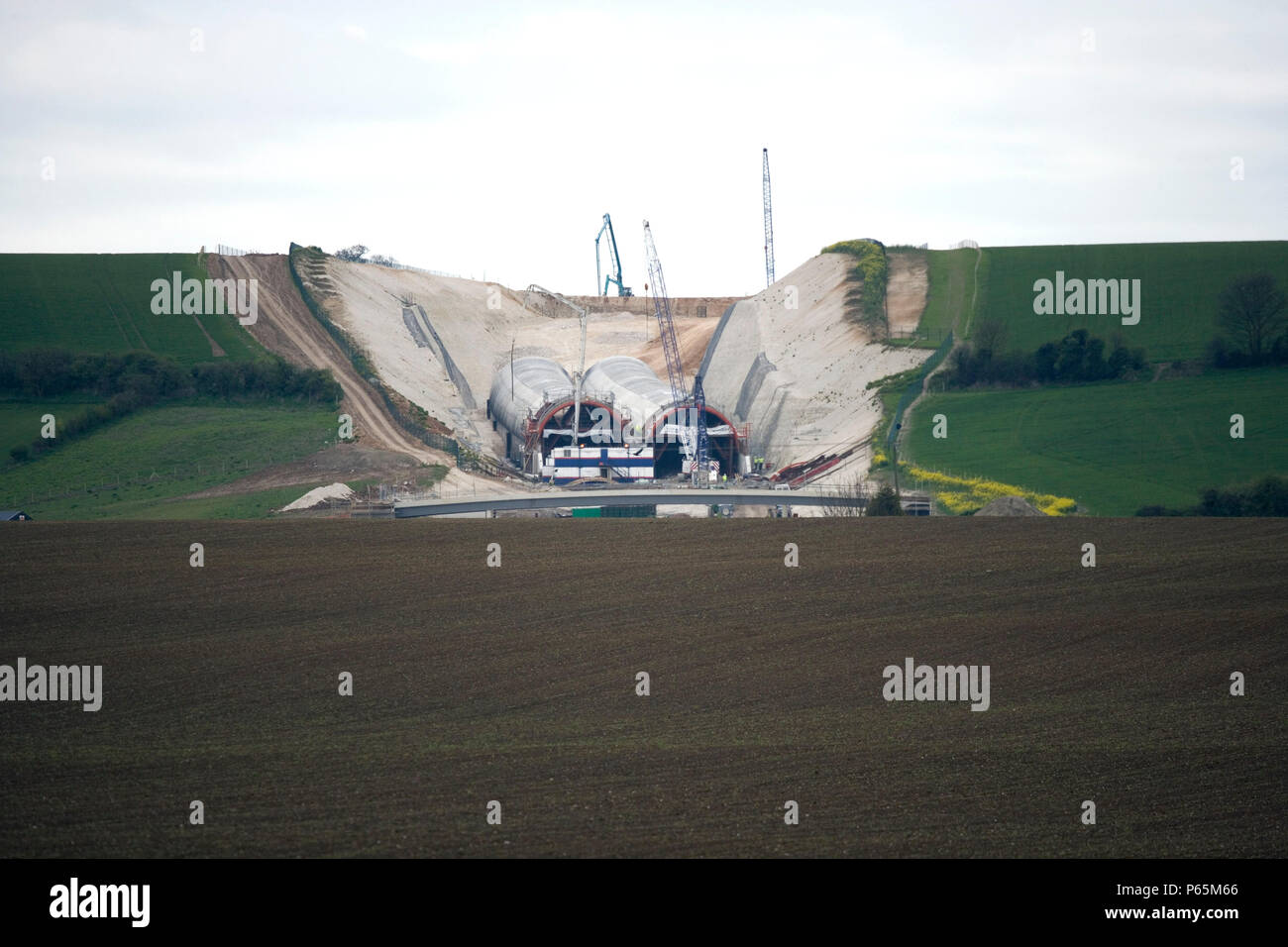 Dérivation de Baldock, sur l'A505, Hertfordshire, Angleterre. La nouvelle voie de contournement impliqués de plus d'un million de mètres cubes de terre. Le régime a été conçu et con Banque D'Images