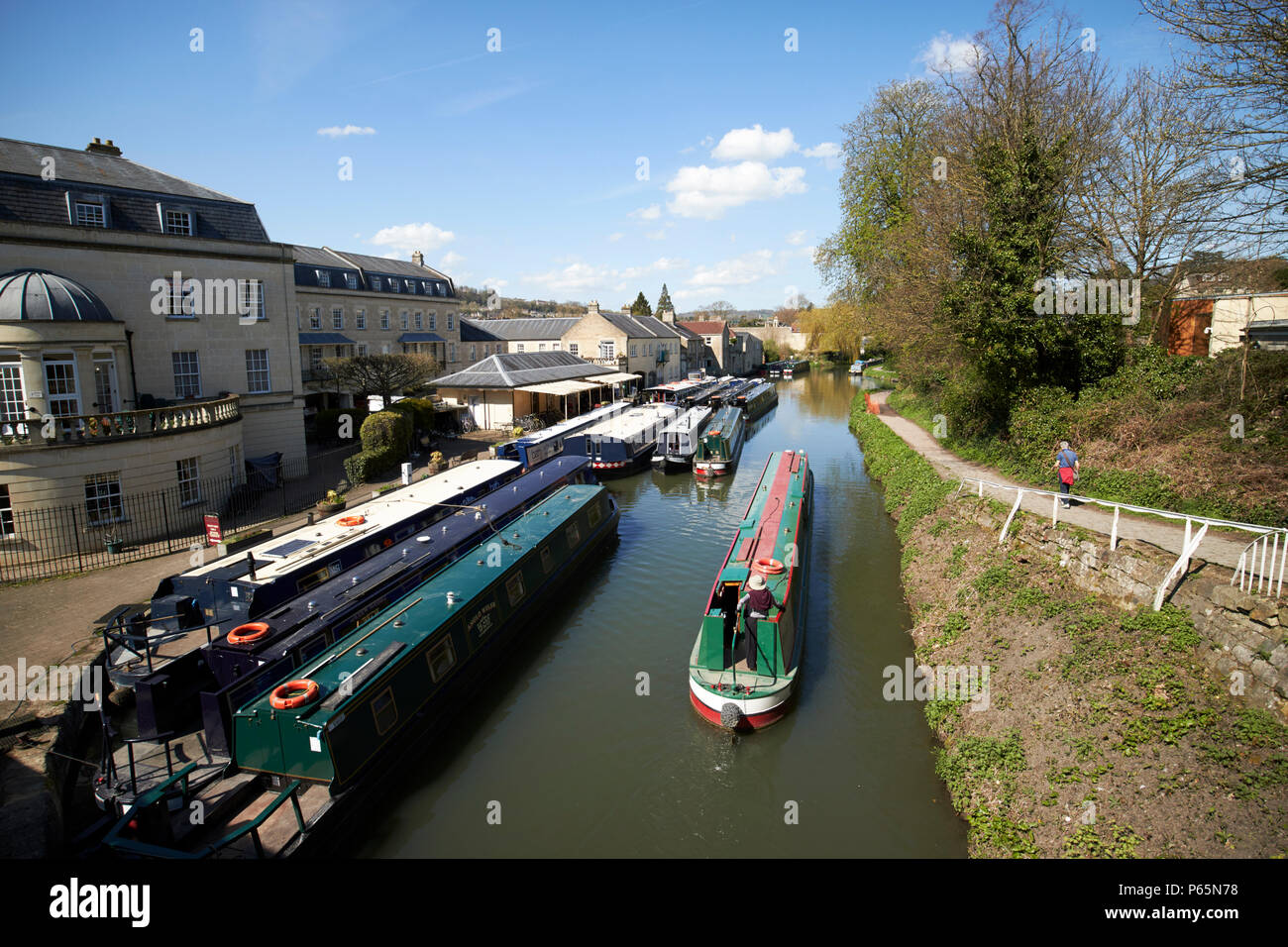 Baignoire narrowboats à Sydney wharf sur le Kennet and Avon Canal Baignoire England UK Banque D'Images