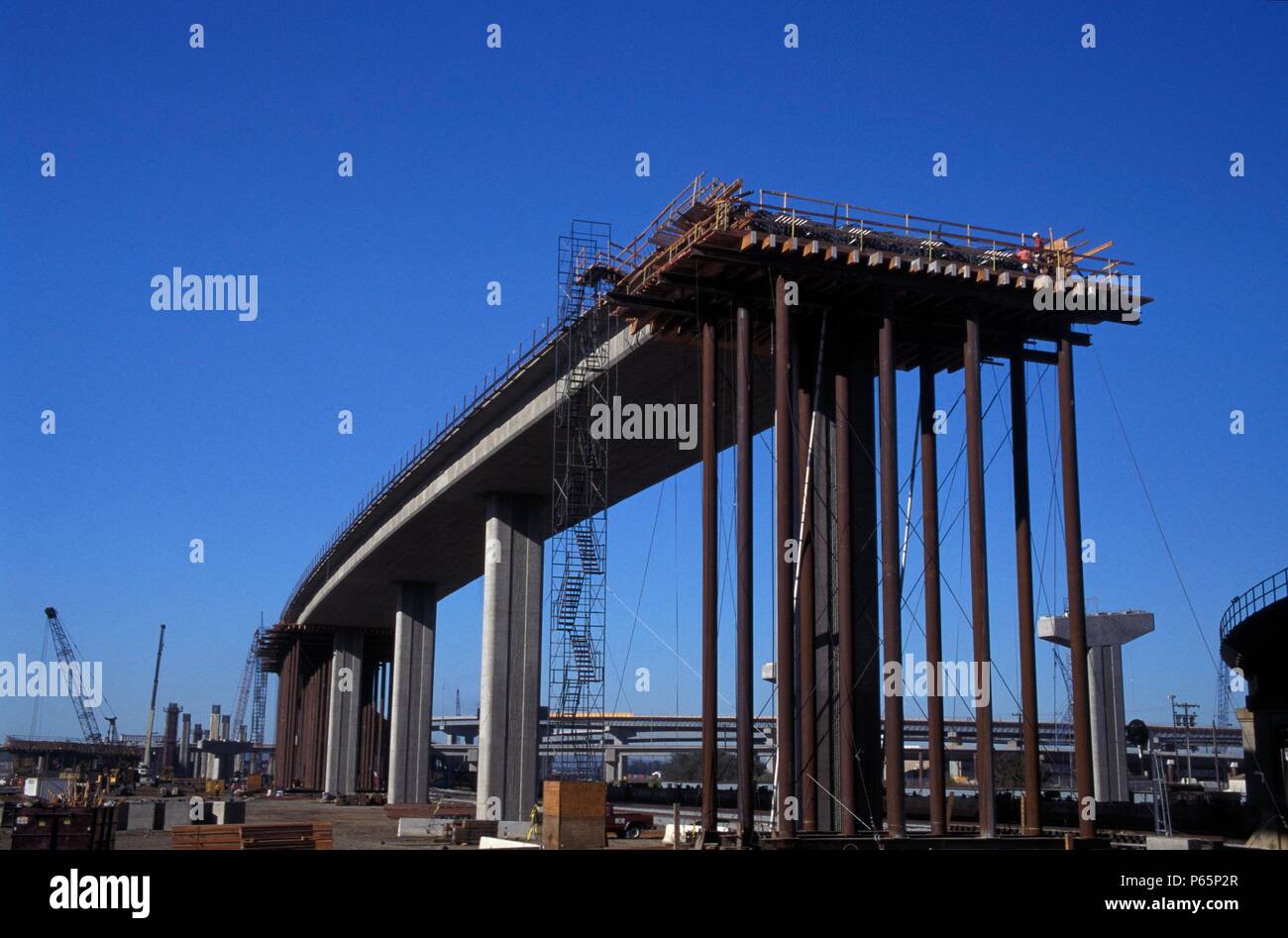 Pont de l'autoroute en construction montrant cintre Banque D'Images
