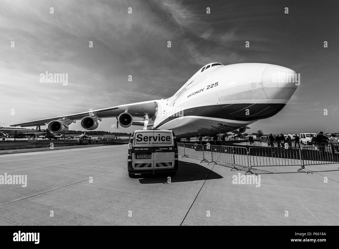 Modèle Réduit Antonov AN225 En Alliage - Échelle 1/200, Avec Support, Cockpit Ouvrant, Détaillé, Pour Collection Ou Cadeau - 2