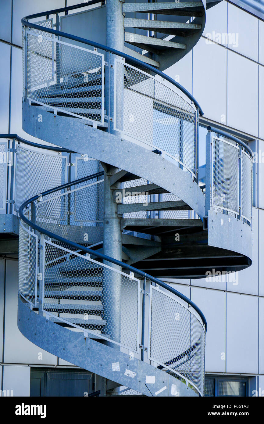 échelle de secours escalier escaliers Banque de photographies et d'images à  haute résolution - Alamy