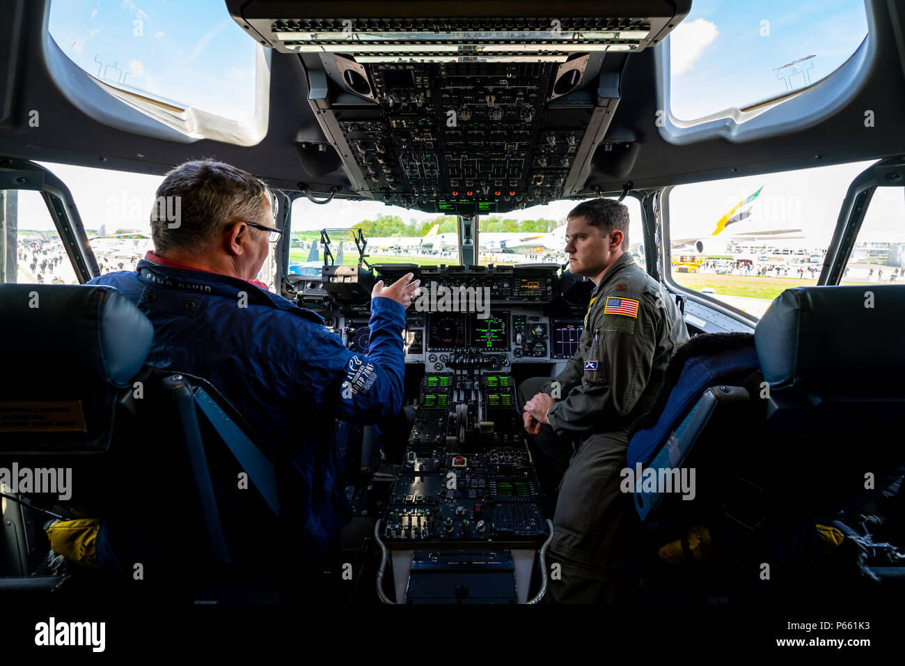 BERLIN - 27 avril 2018 : poste de pilotage d'avion de transport tactique et stratégique Boeing C-17 Globemaster III. ILA Berlin Air Show Exhibition 2018 Banque D'Images