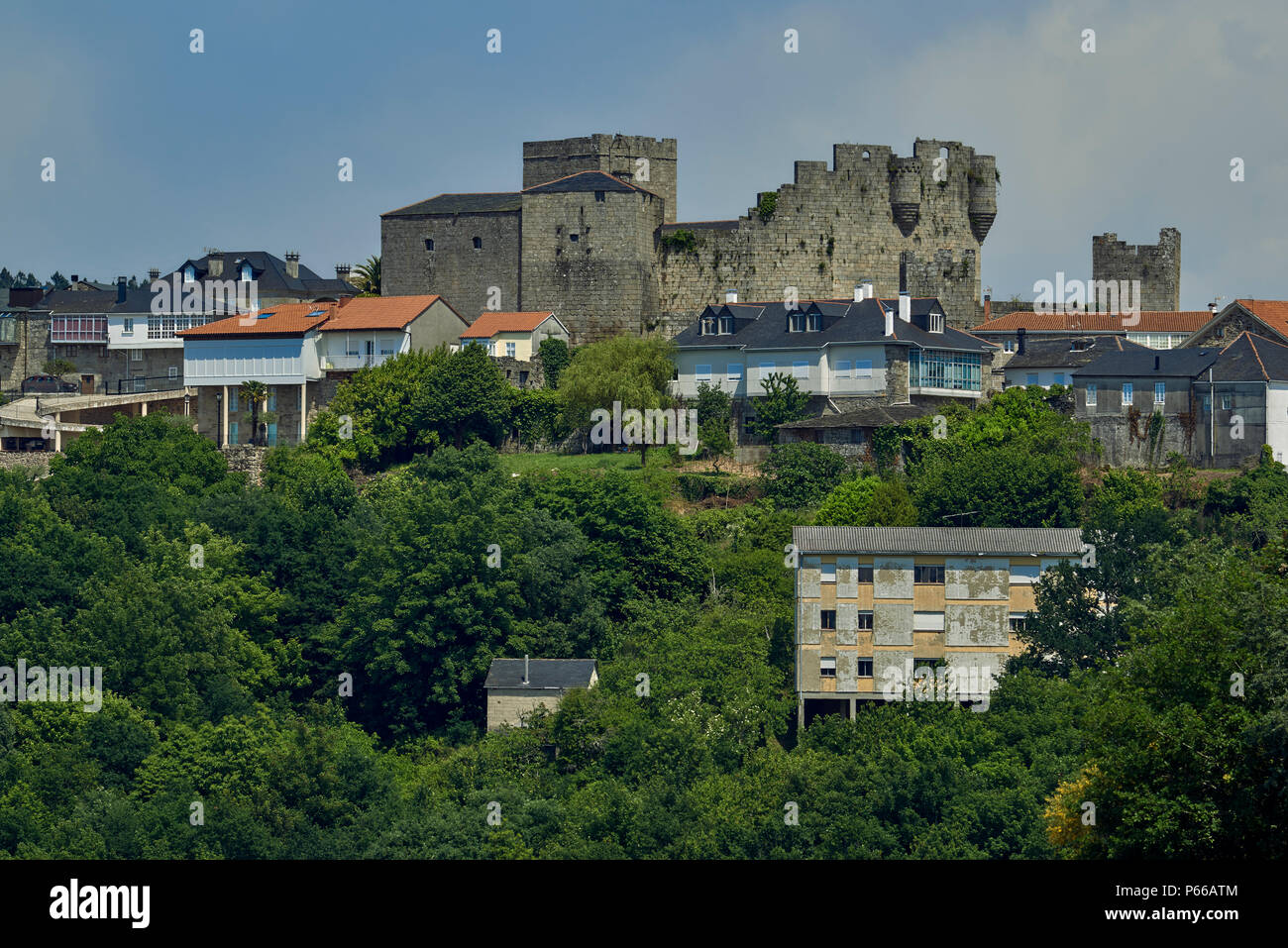 Château médiéval des plus beaux village de l'Espagne, Castro Caldelas, Orense, Galice, Europe Banque D'Images