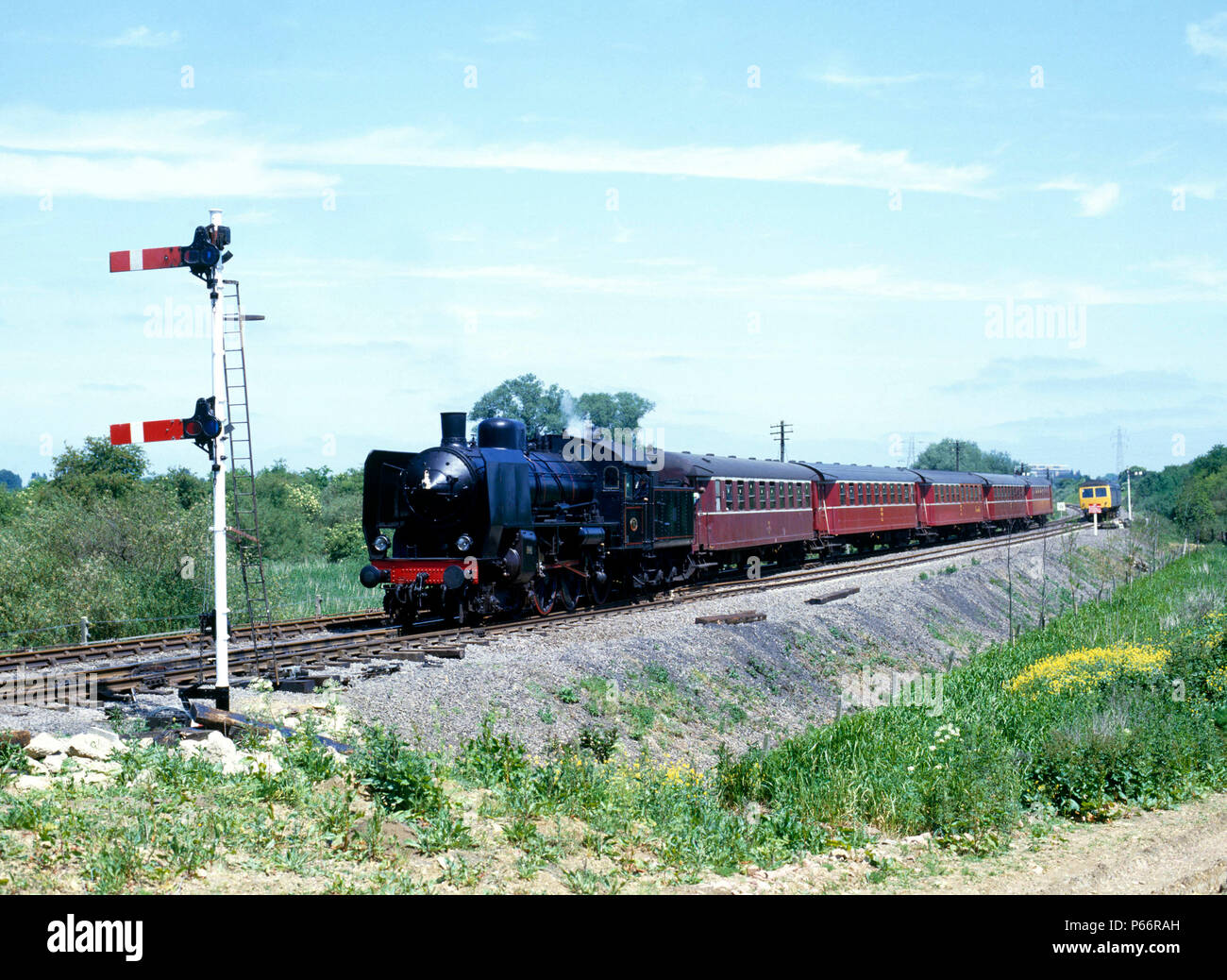 Nene Valley Railway, approches 101 Orton simple avec 12:15 ex Peterborough de Yarwell Mill. 21.06.86. Banque D'Images