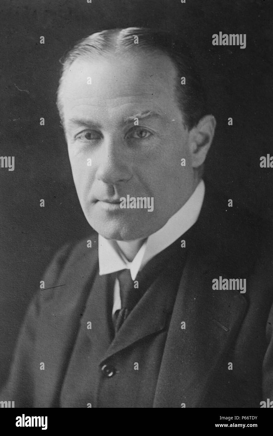 Stanley Baldwin Baldwin, premier comte de Bewdley, KG FRS PC[1] (3 août 1867 - 14 décembre 1947) était un homme politique conservateur britannique, qui dominait le gouvernement dans son pays entre les deux guerres mondiales. Trois fois premier ministre, il est le seul à servir sous trois monarques (George V, Édouard VIII et George VI). 1925-1930 Banque D'Images