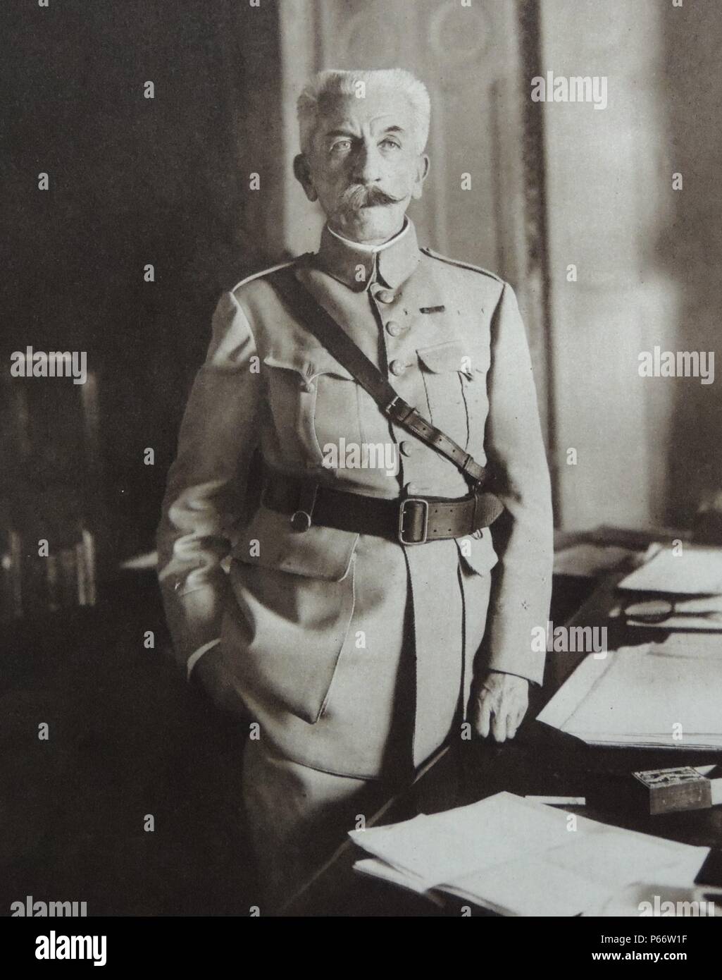 Louis Hubert Gonzalve Lyautey (17 novembre 1854 - 21 juillet 1934) était un général de l'armée française, le premier résident général français au Maroc de 1912 à 1925, et à partir de 1921, un maréchal de France. Il a été surnommé la bouilloire du Maroc et de l'empire français builder, en 1931, fait la couverture de Time. Banque D'Images
